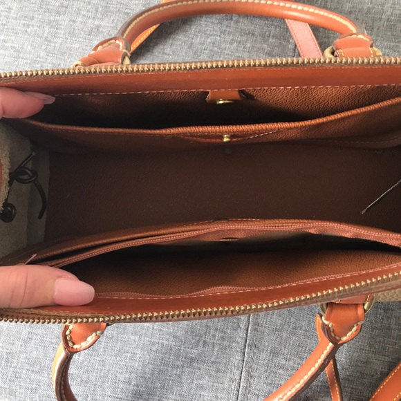 Immaculate Vintage Dooney & Bourke Leather Purse - Picture 5 of 8